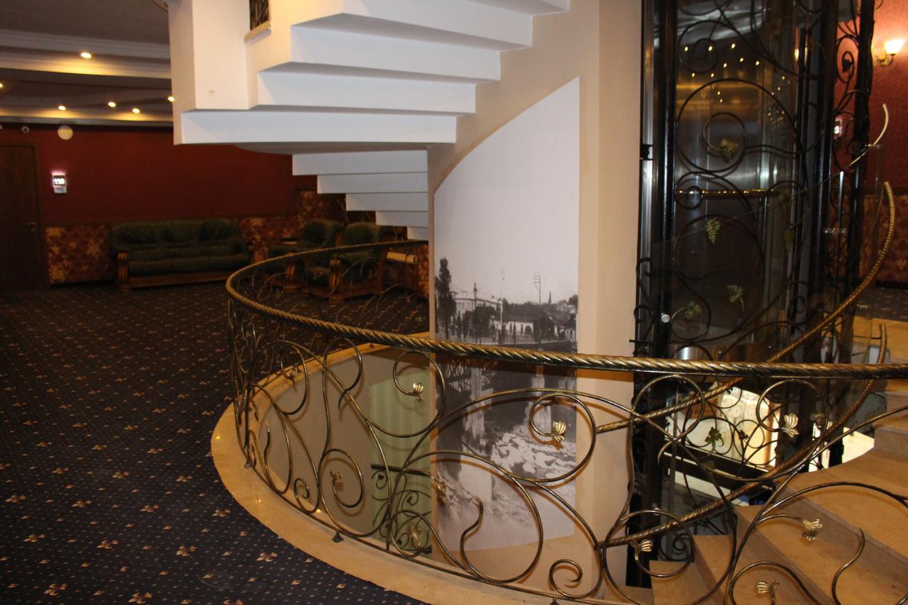Apartment White Bridge Кутаиси Екстериор снимка