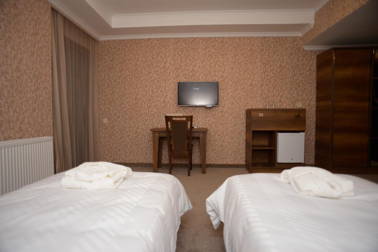 Apartment White Bridge Кутаиси Екстериор снимка