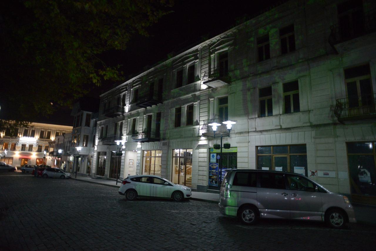 Apartment White Bridge Кутаиси Екстериор снимка