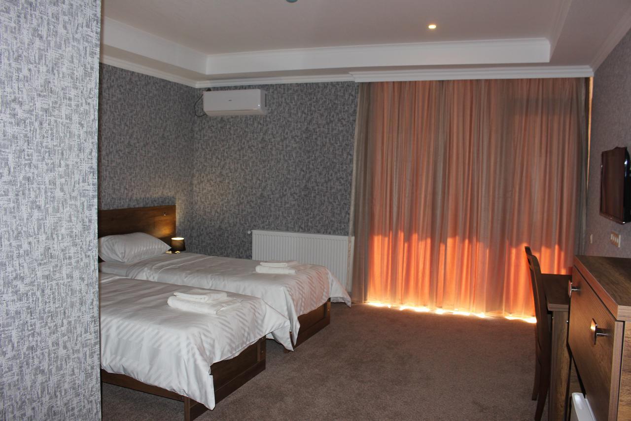 Apartment White Bridge Кутаиси Екстериор снимка