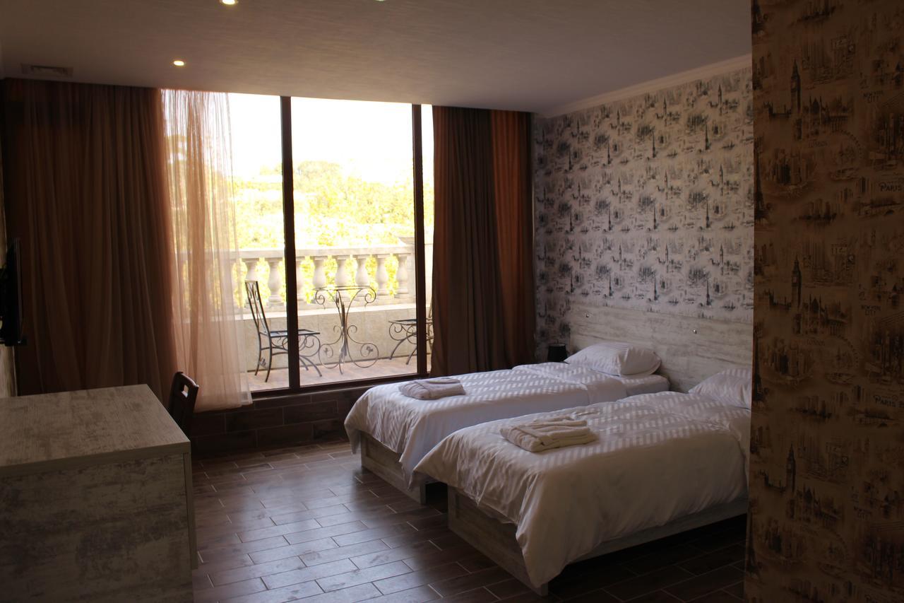Apartment White Bridge Кутаиси Екстериор снимка